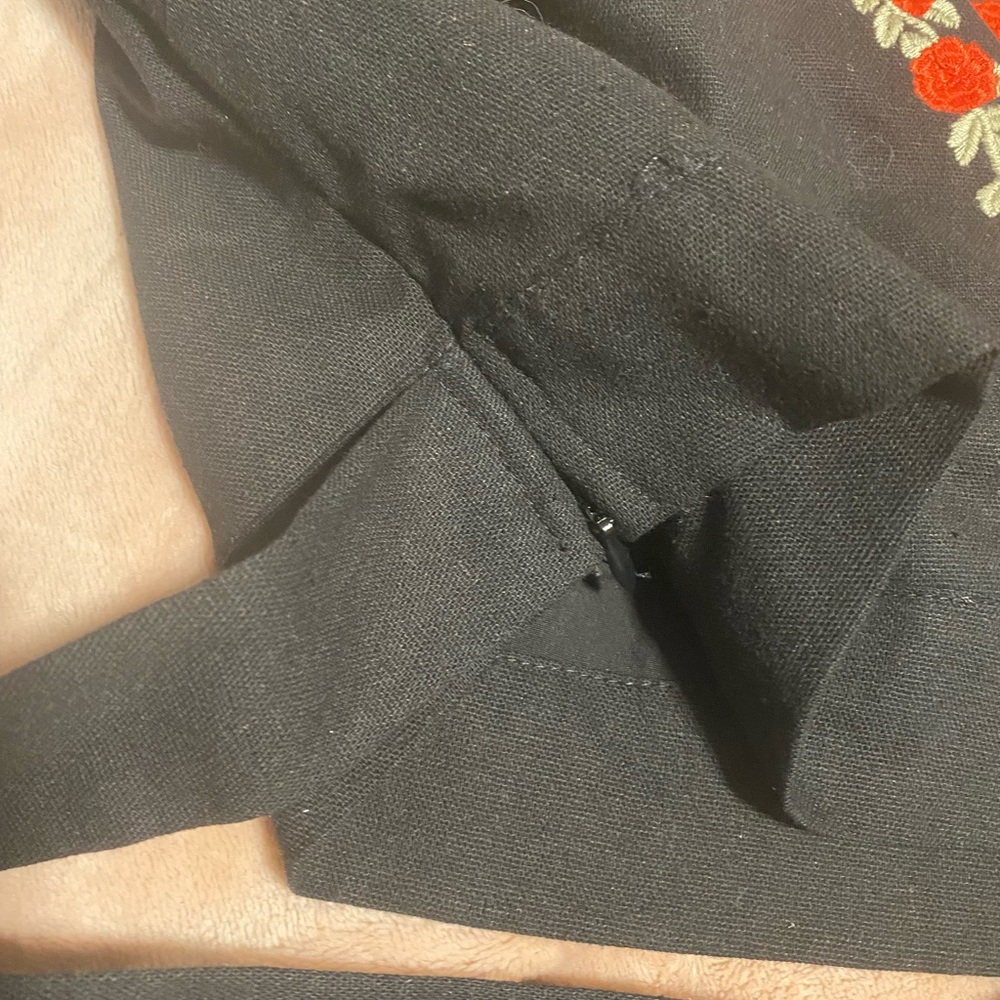 COPY - Stunning off the shoulder shirt - Picture 4 of 7